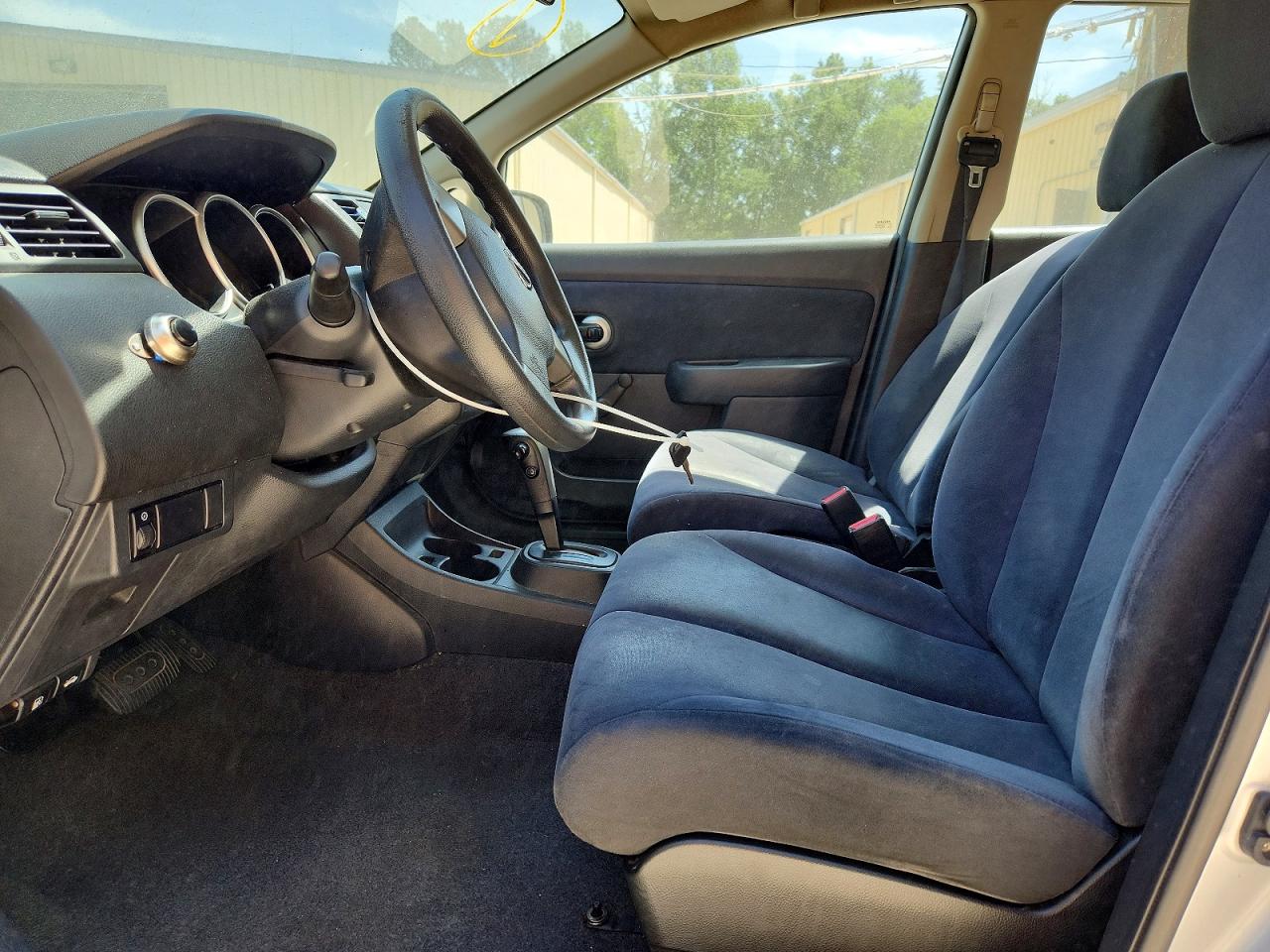 2009 NISSAN VERSA