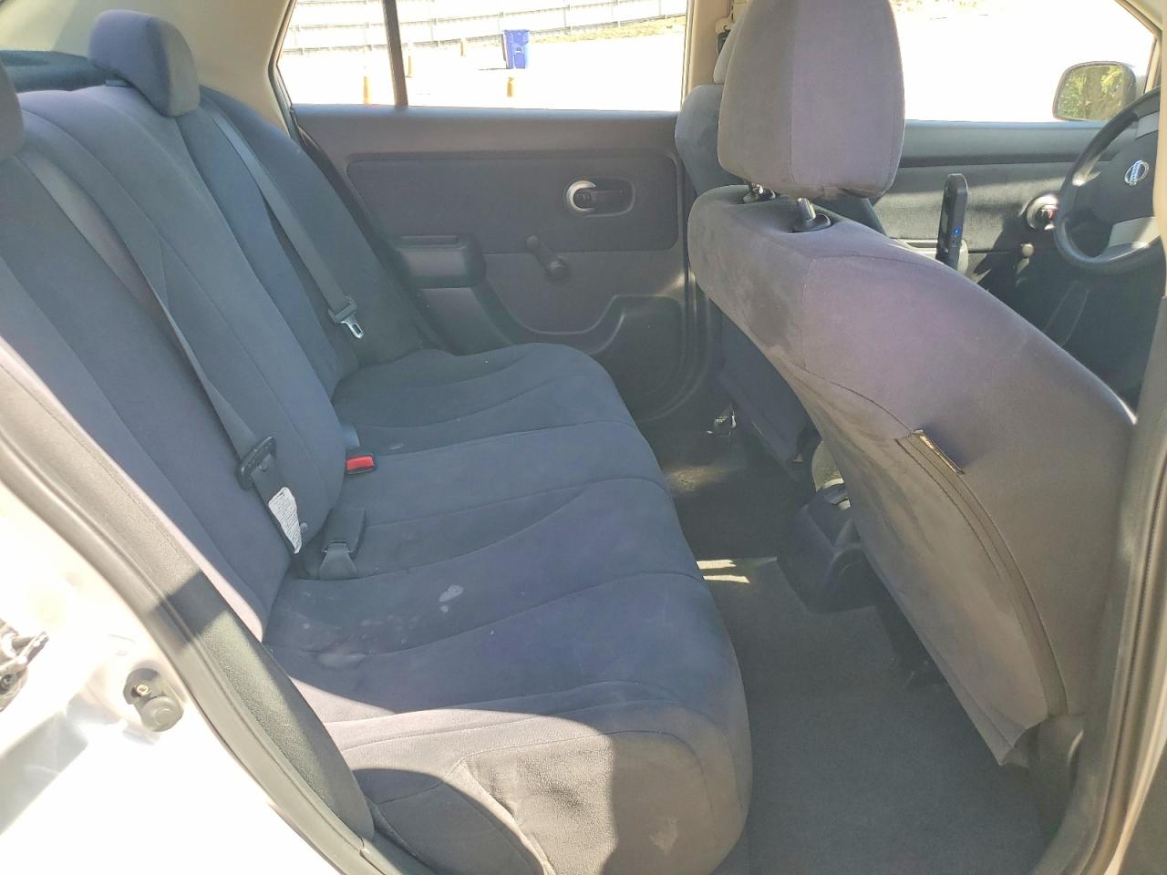 2009 NISSAN VERSA