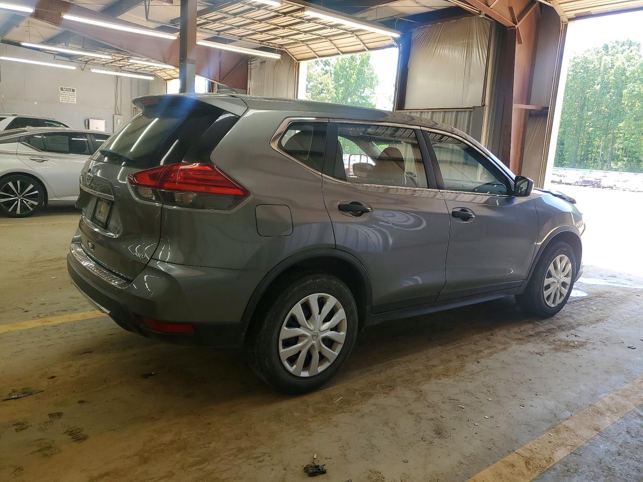 2017 NISSAN ROGUE