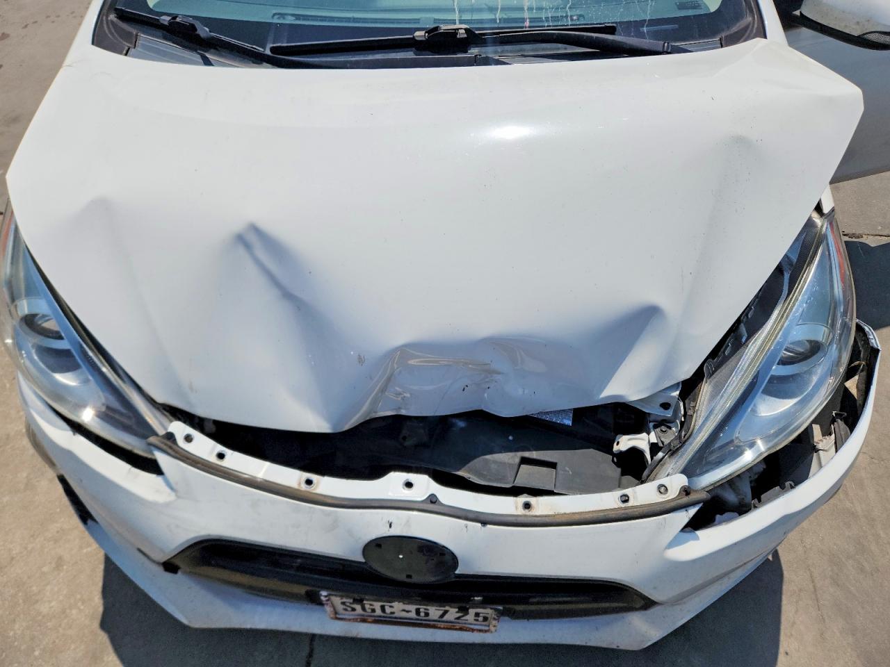 2016 TOYOTA PRIUS