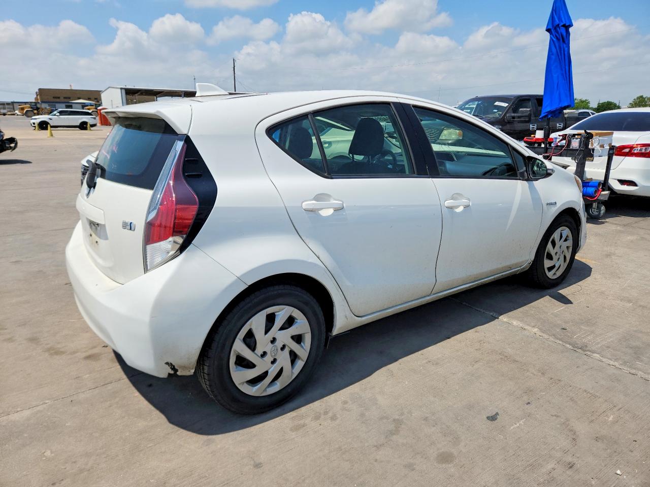2016 TOYOTA PRIUS