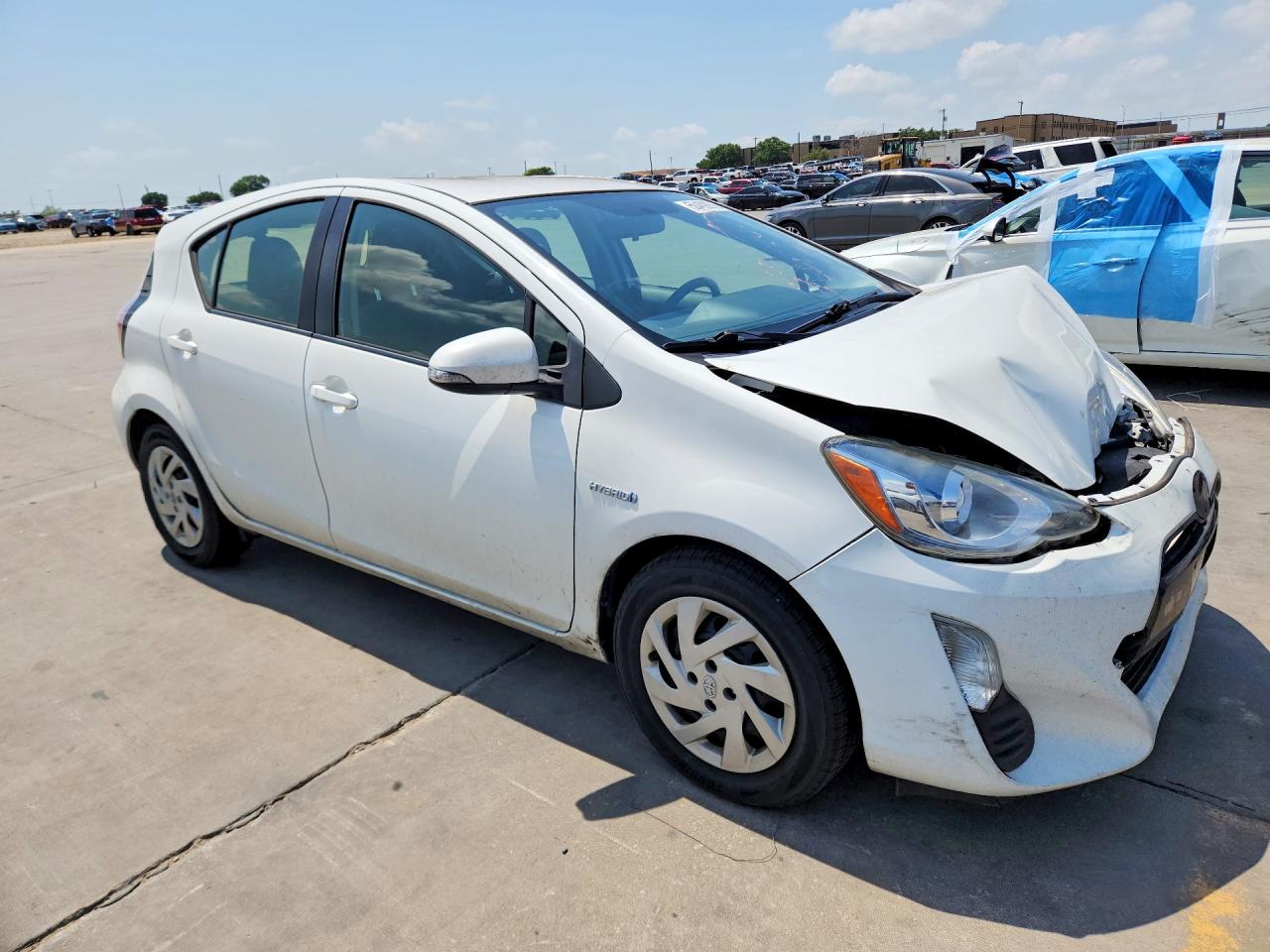 2016 TOYOTA PRIUS