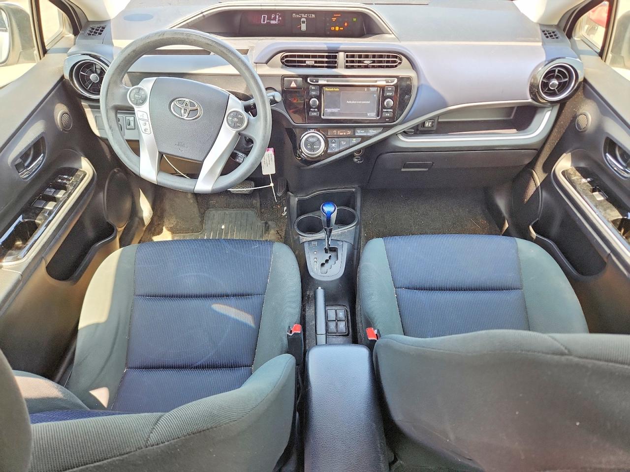 2016 TOYOTA PRIUS