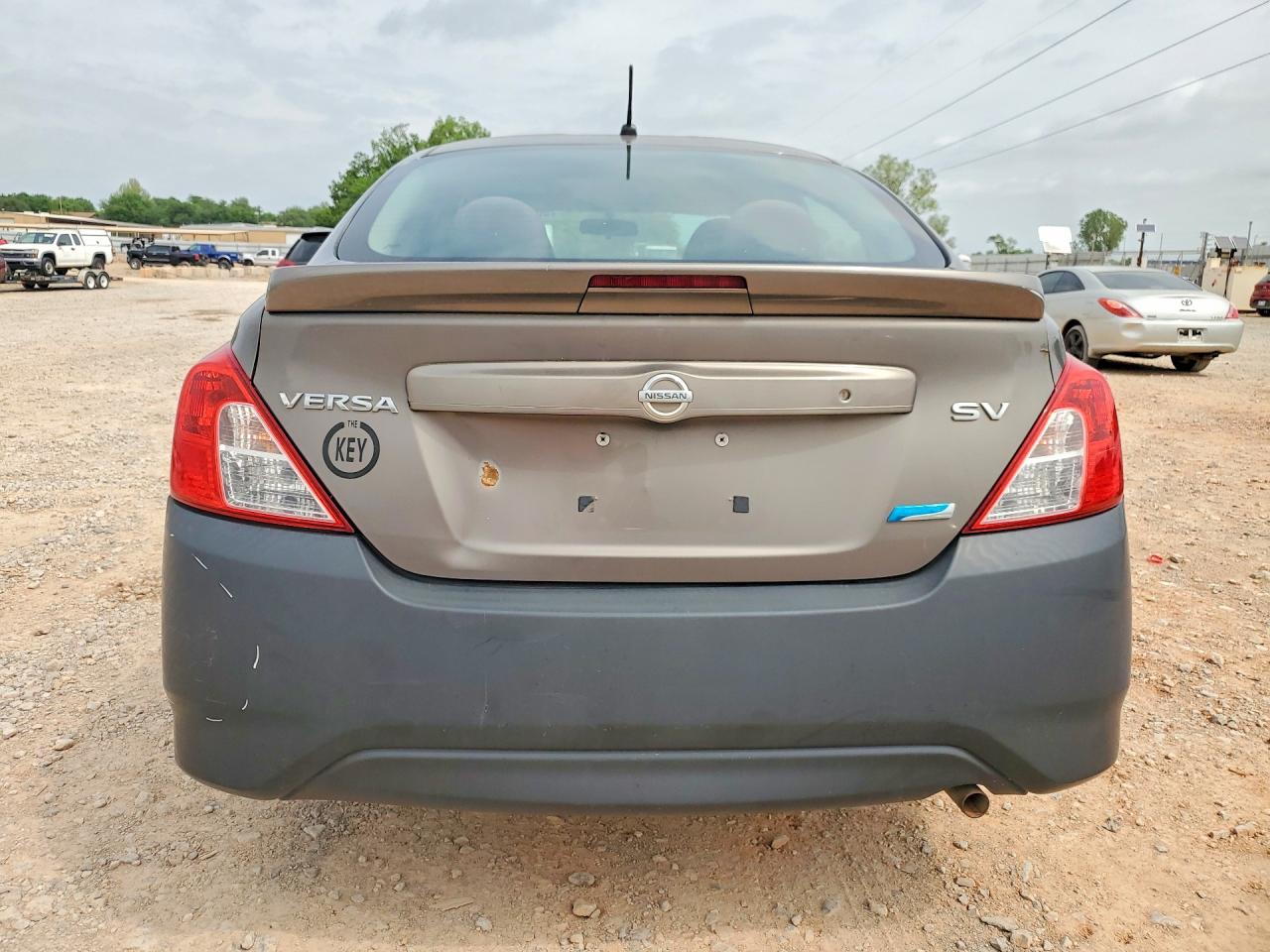 2015 NISSAN VERSA
