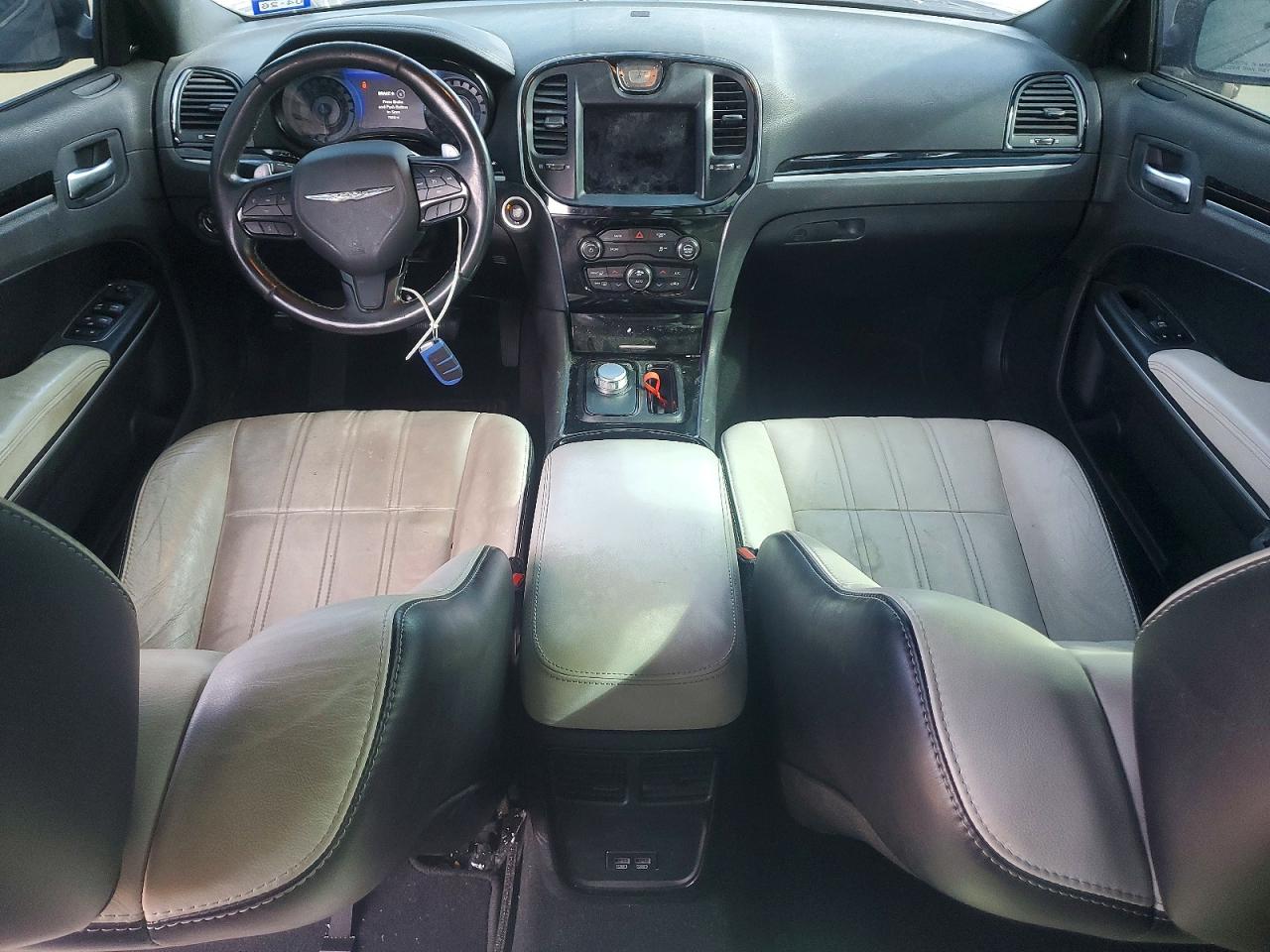 2019 CHRYSLER 300