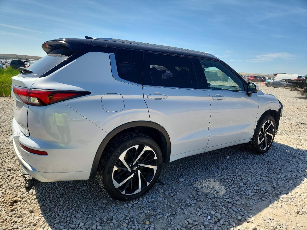 2024 MITSUBISHI OUTLANDER