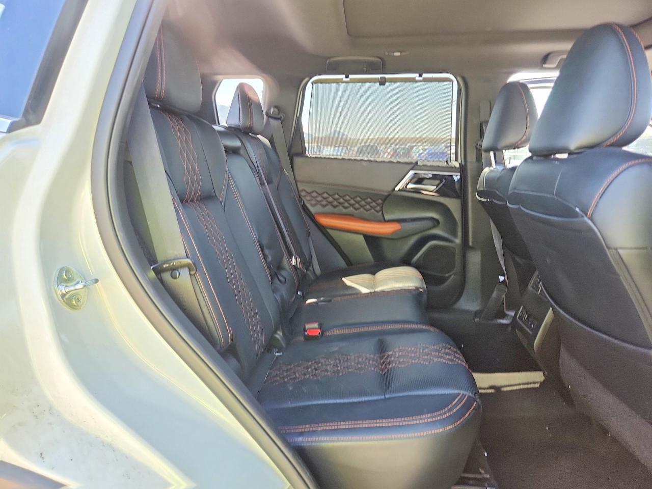 2024 MITSUBISHI OUTLANDER