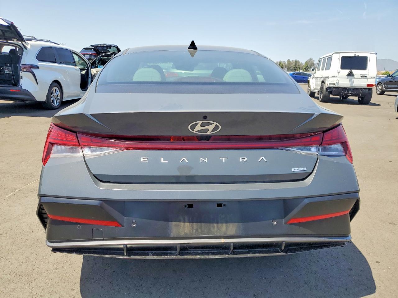 2024 HYUNDAI ELANTRA