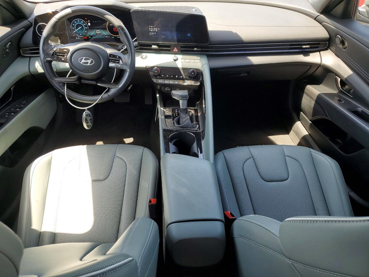 2024 HYUNDAI ELANTRA