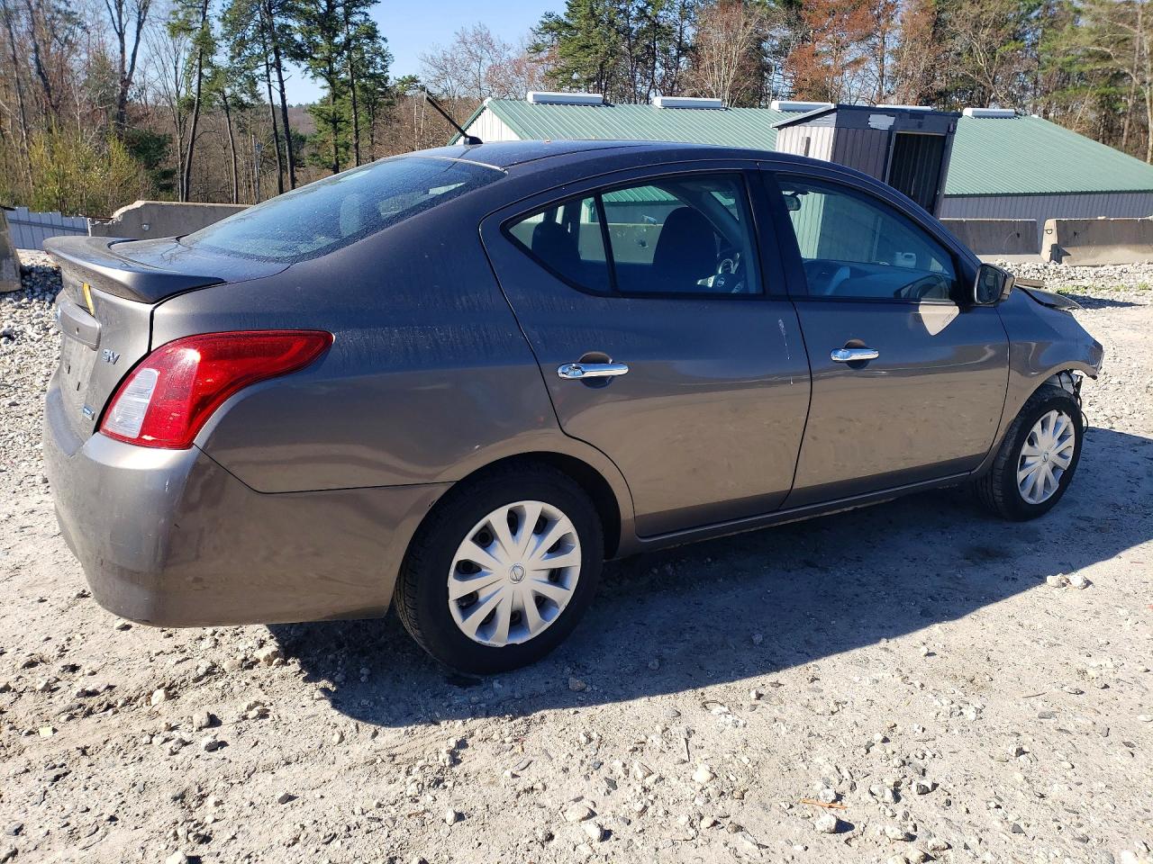 2016 NISSAN VERSA