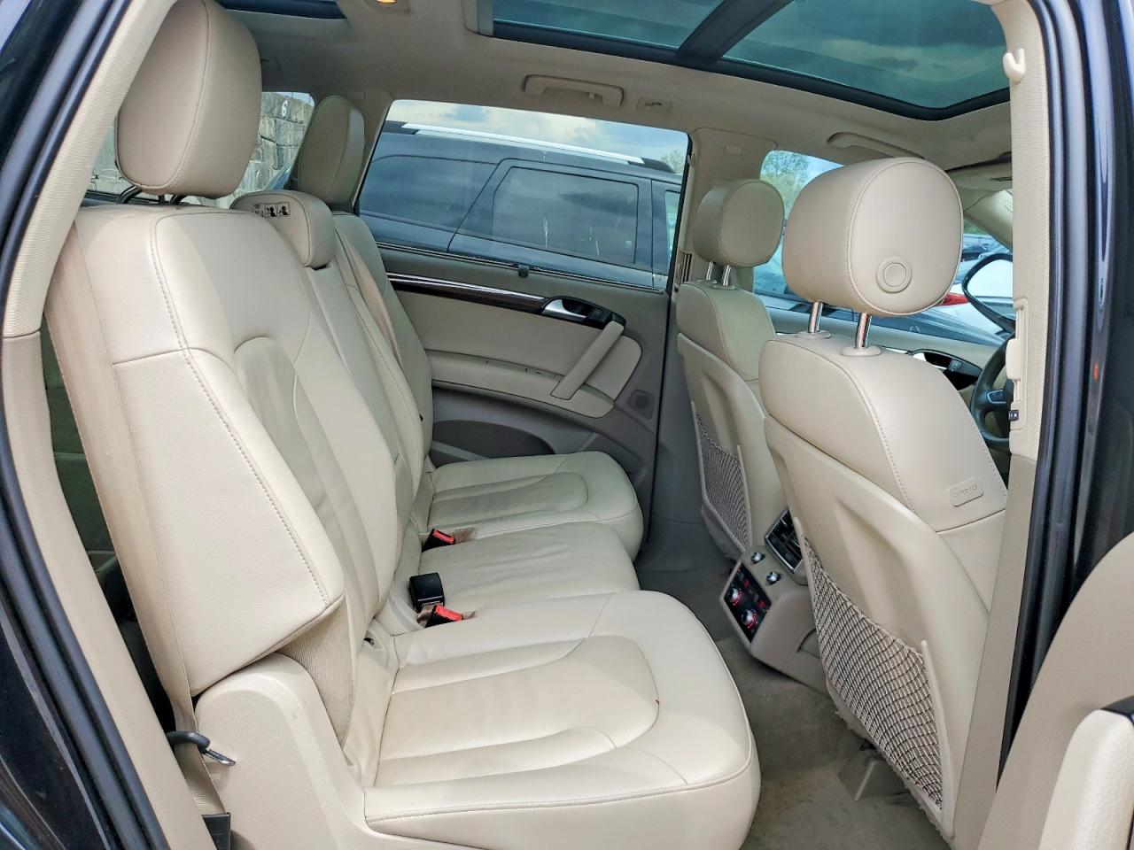 2012 AUDI Q7