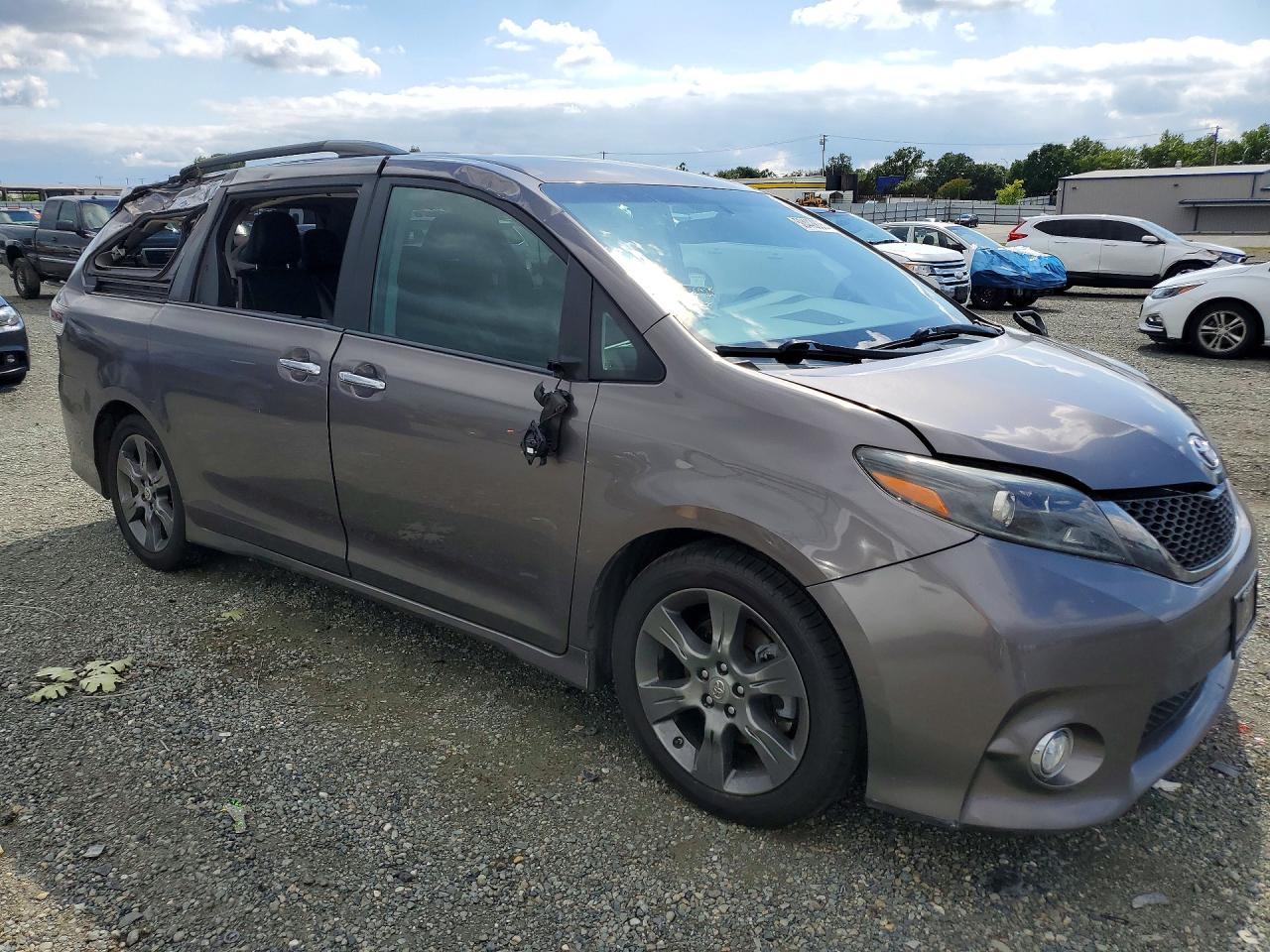 2016 TOYOTA SIENNA
