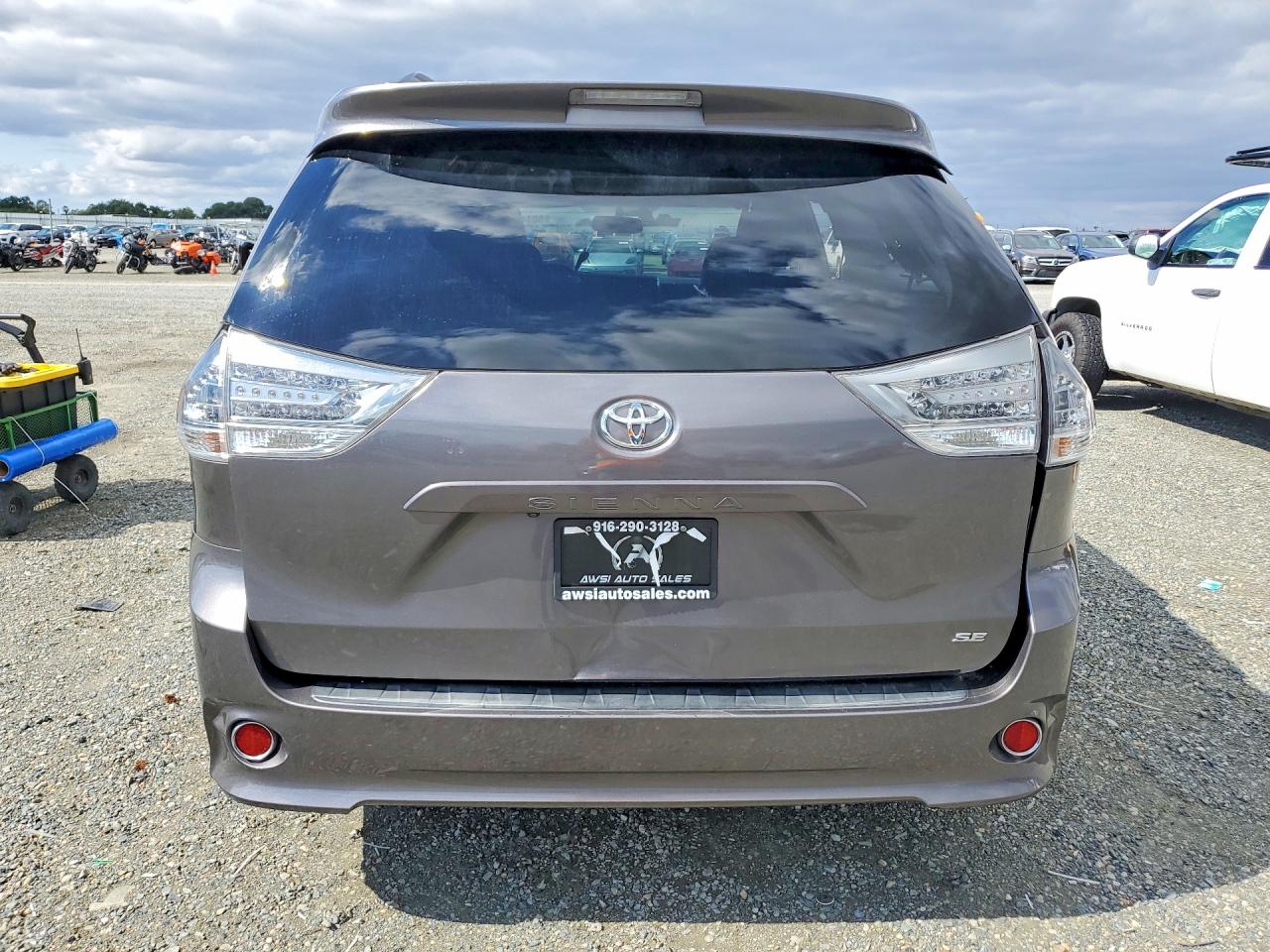 2016 TOYOTA SIENNA