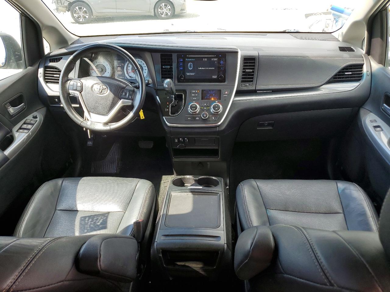 2016 TOYOTA SIENNA