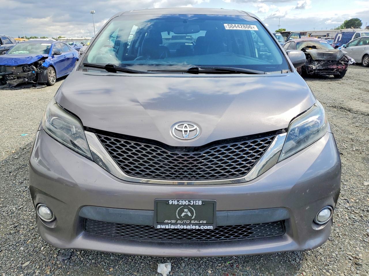 2016 TOYOTA SIENNA