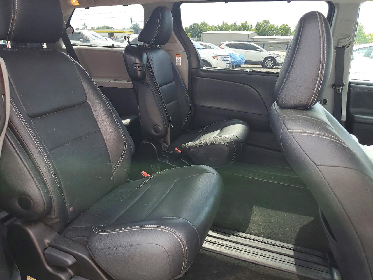 2016 TOYOTA SIENNA