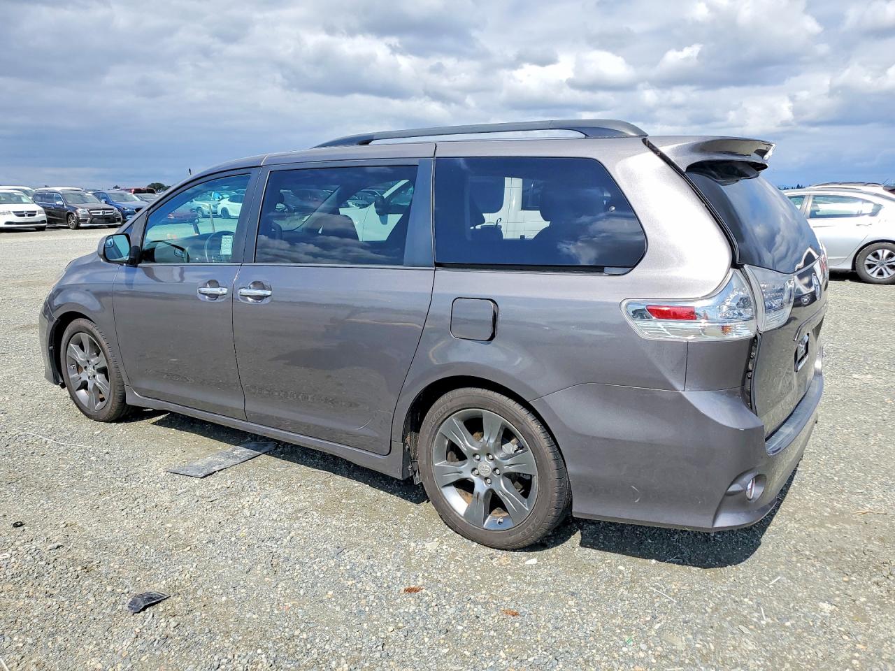 2016 TOYOTA SIENNA