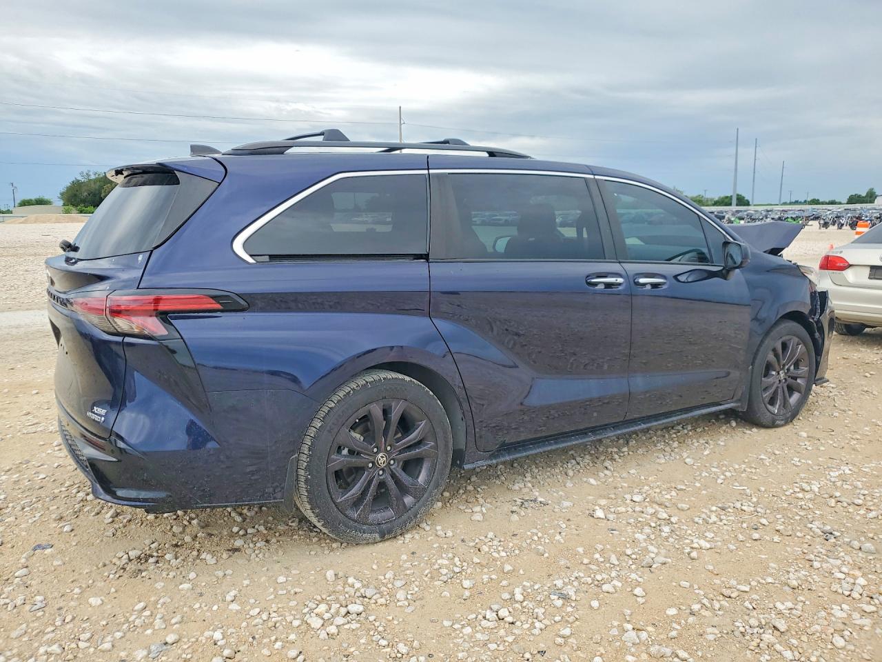 2022 TOYOTA SIENNA