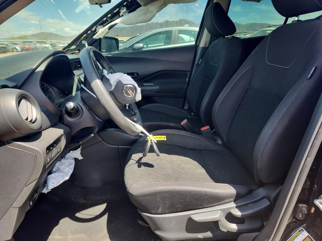 2021 NISSAN KICKS