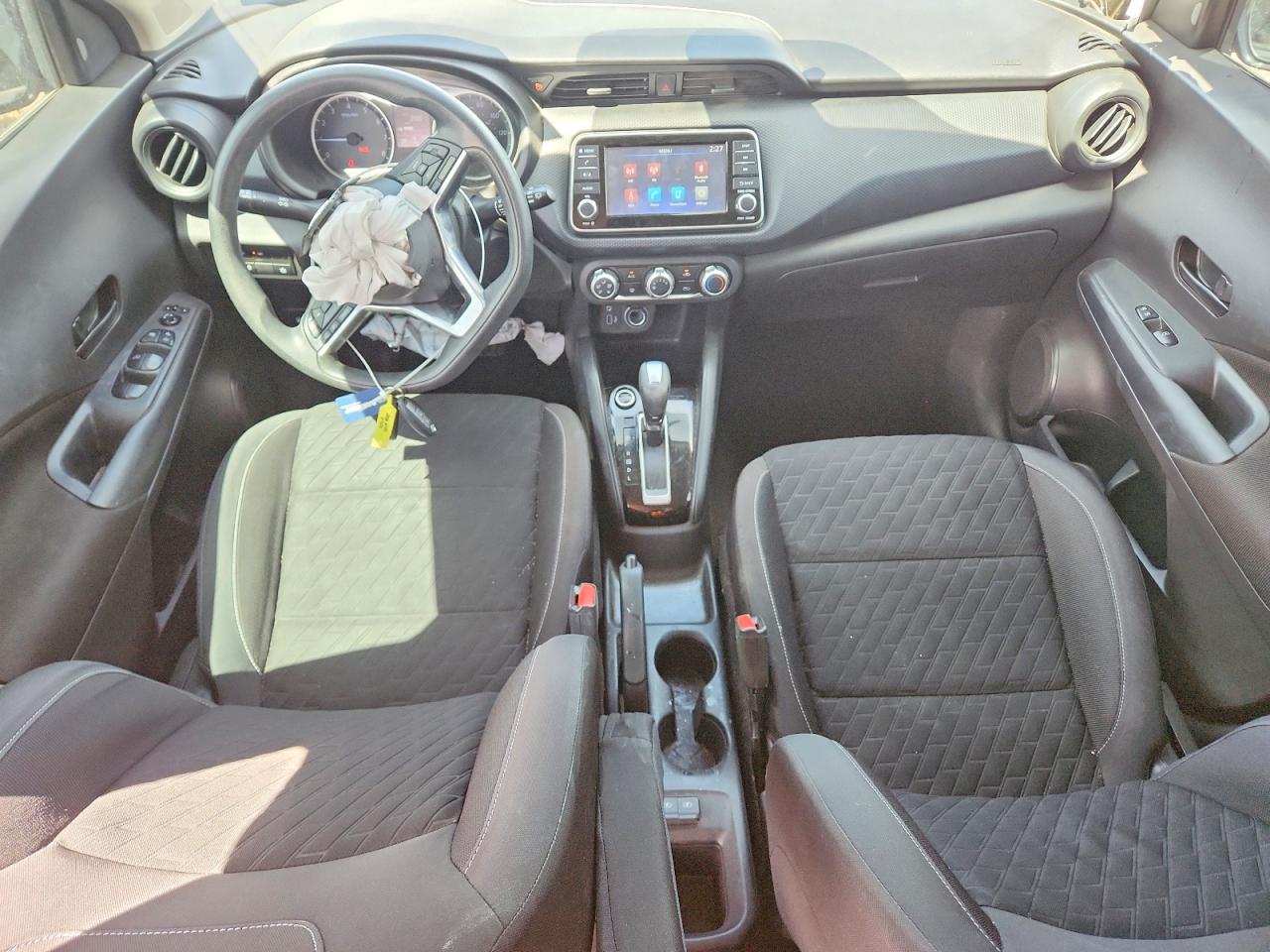 2021 NISSAN KICKS
