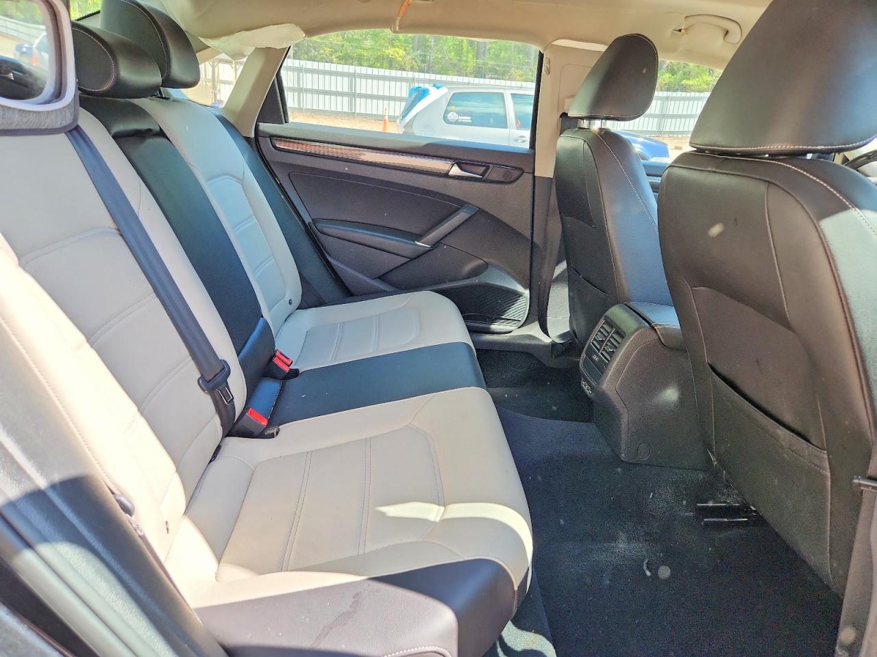 2020 VOLKSWAGEN PASSAT