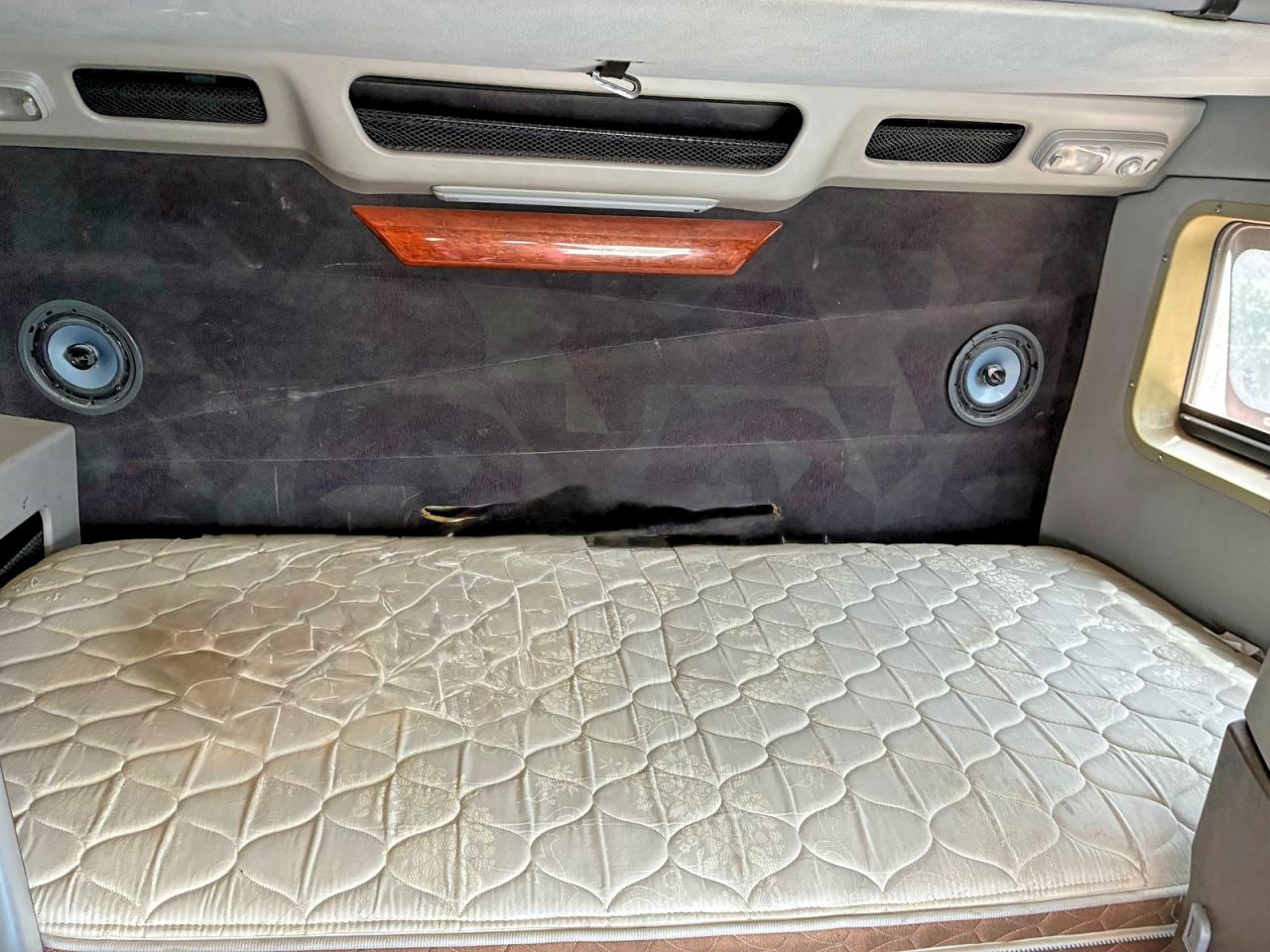 2007 VOLVO VN