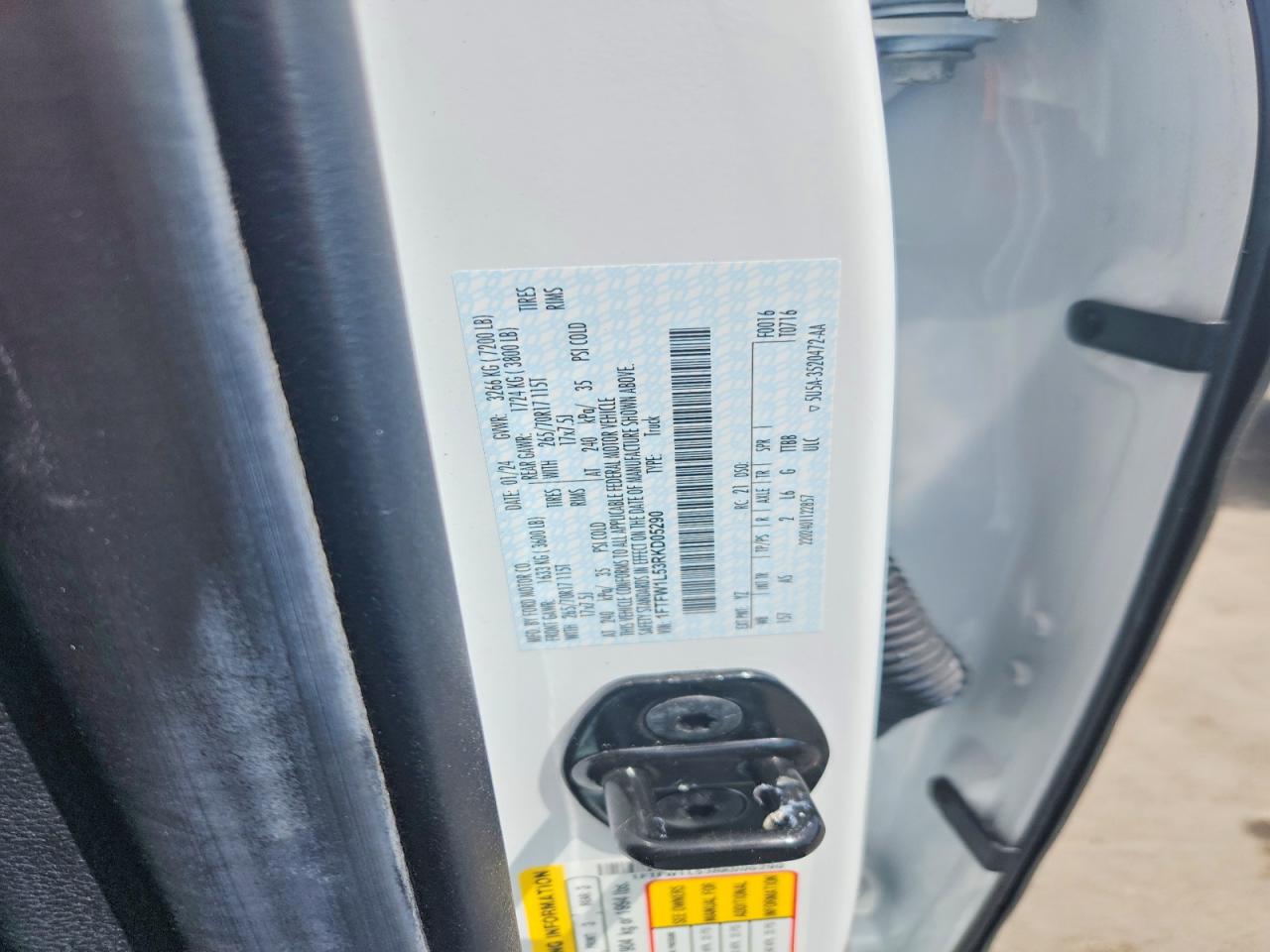 2024 FORD F150