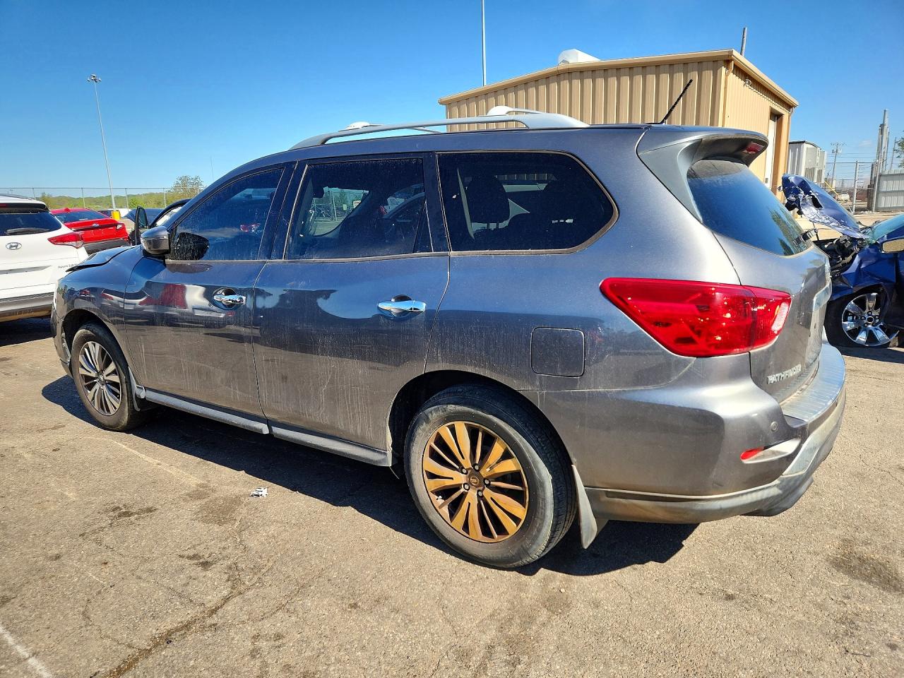 2017 NISSAN PATHFINDER