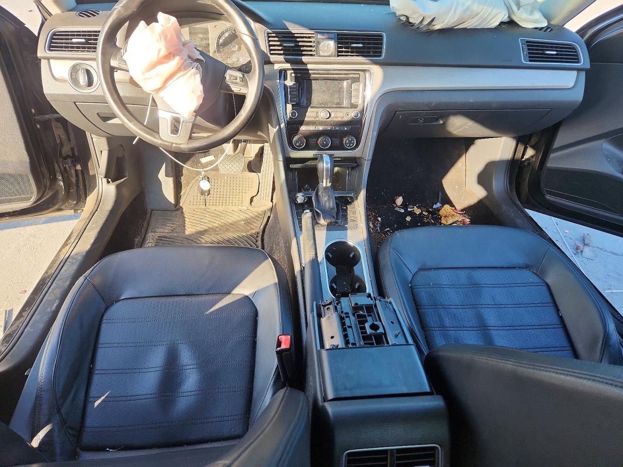 2015 VOLKSWAGEN PASSAT