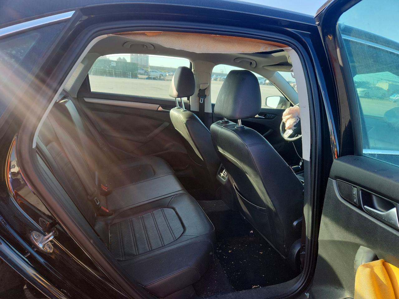 2015 VOLKSWAGEN PASSAT