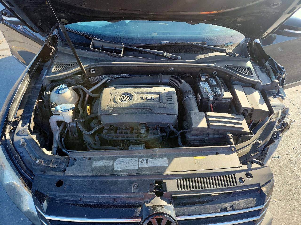 2015 VOLKSWAGEN PASSAT