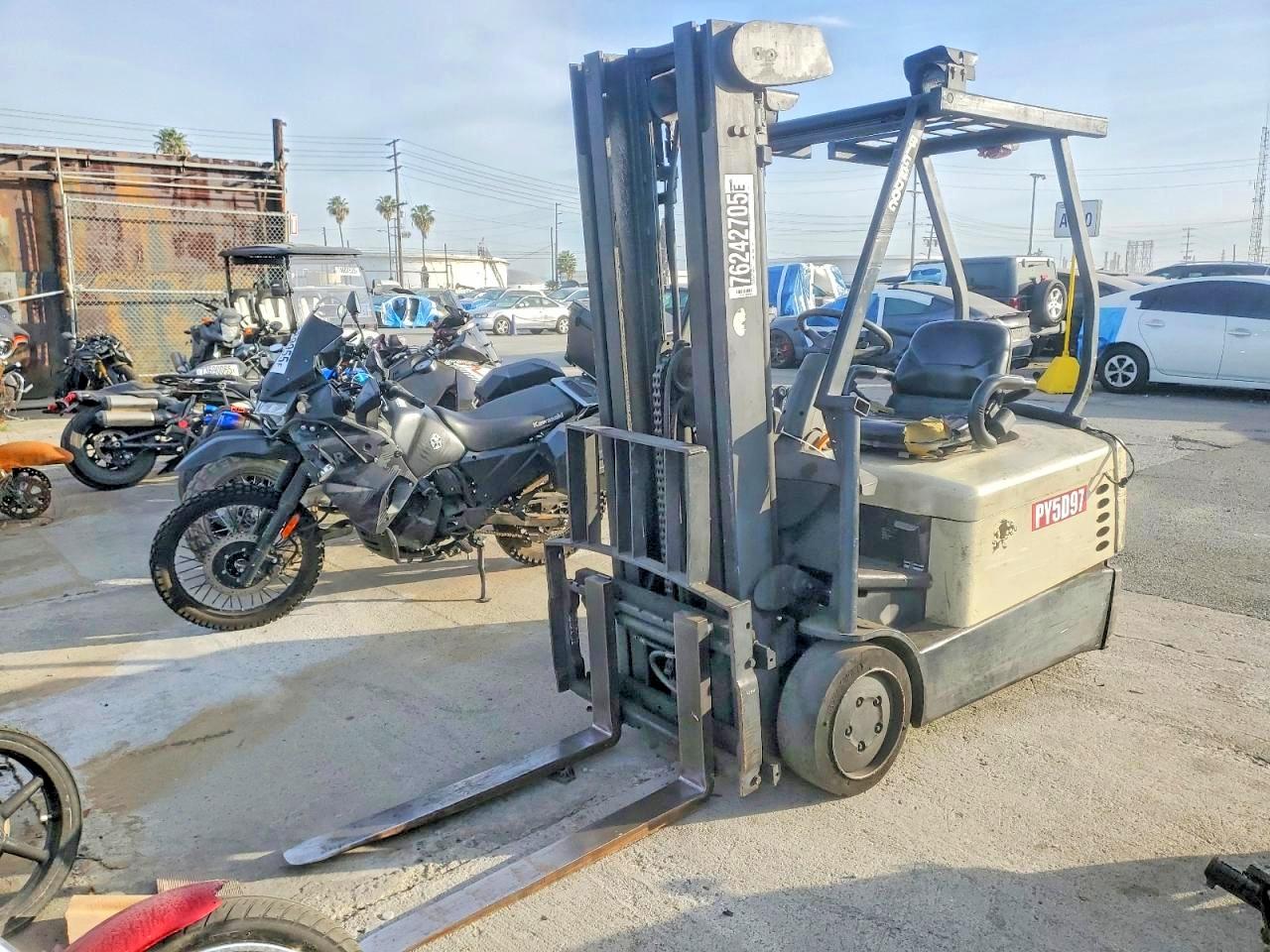 2004 CROWN SC4040