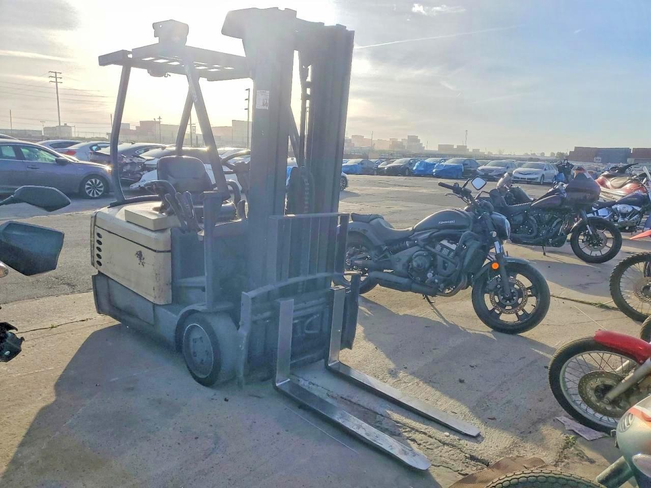 2004 CROWN SC4040