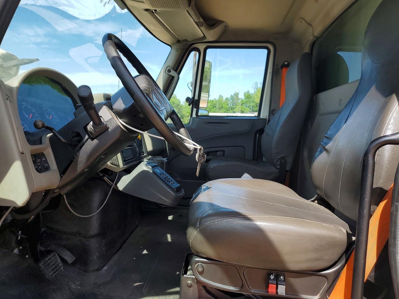2015 INTERNATIONAL 4000 SERIE