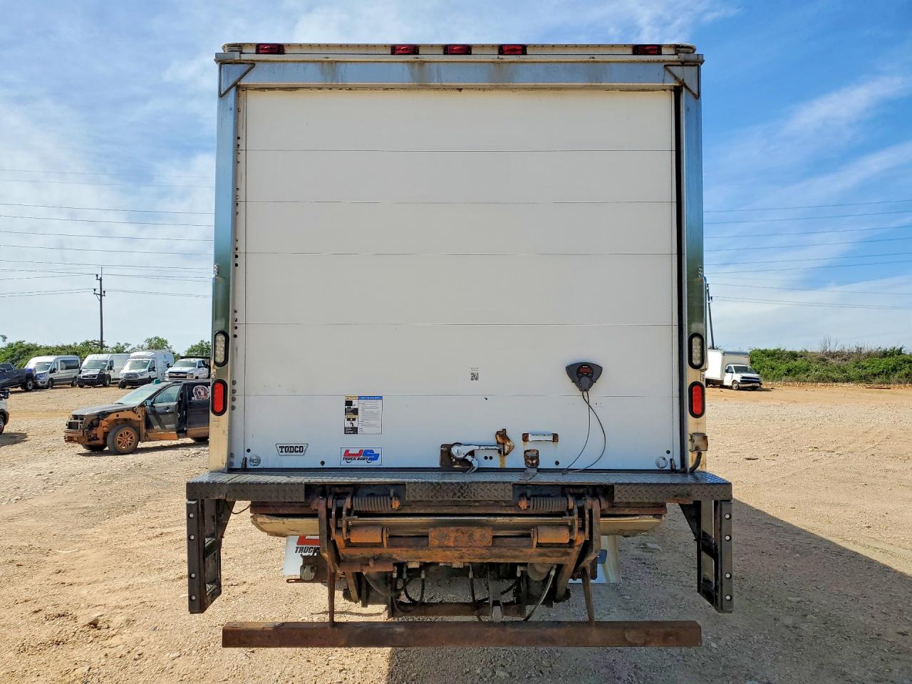 2015 INTERNATIONAL 4000 SERIE