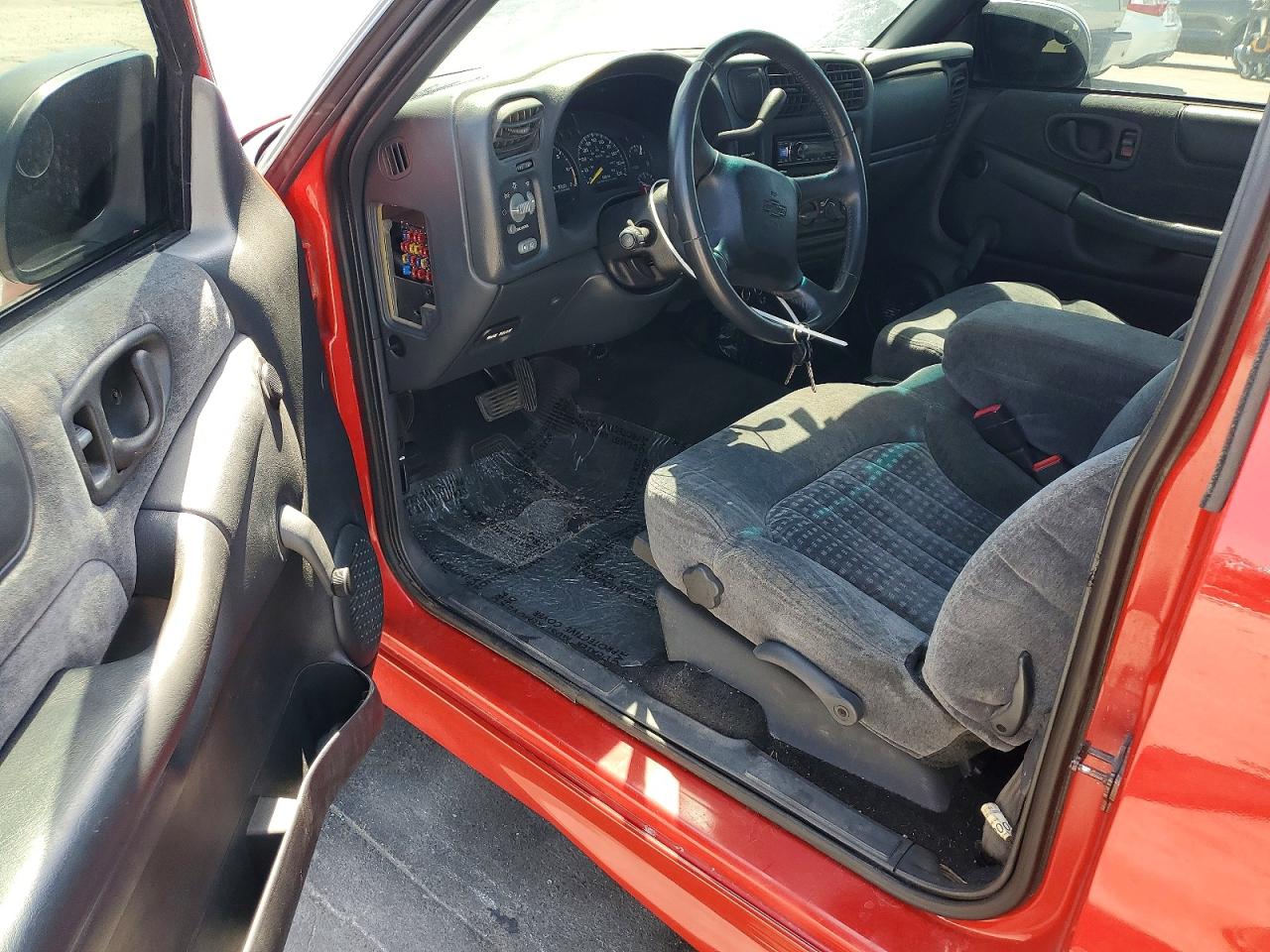 2001 CHEVROLET S10