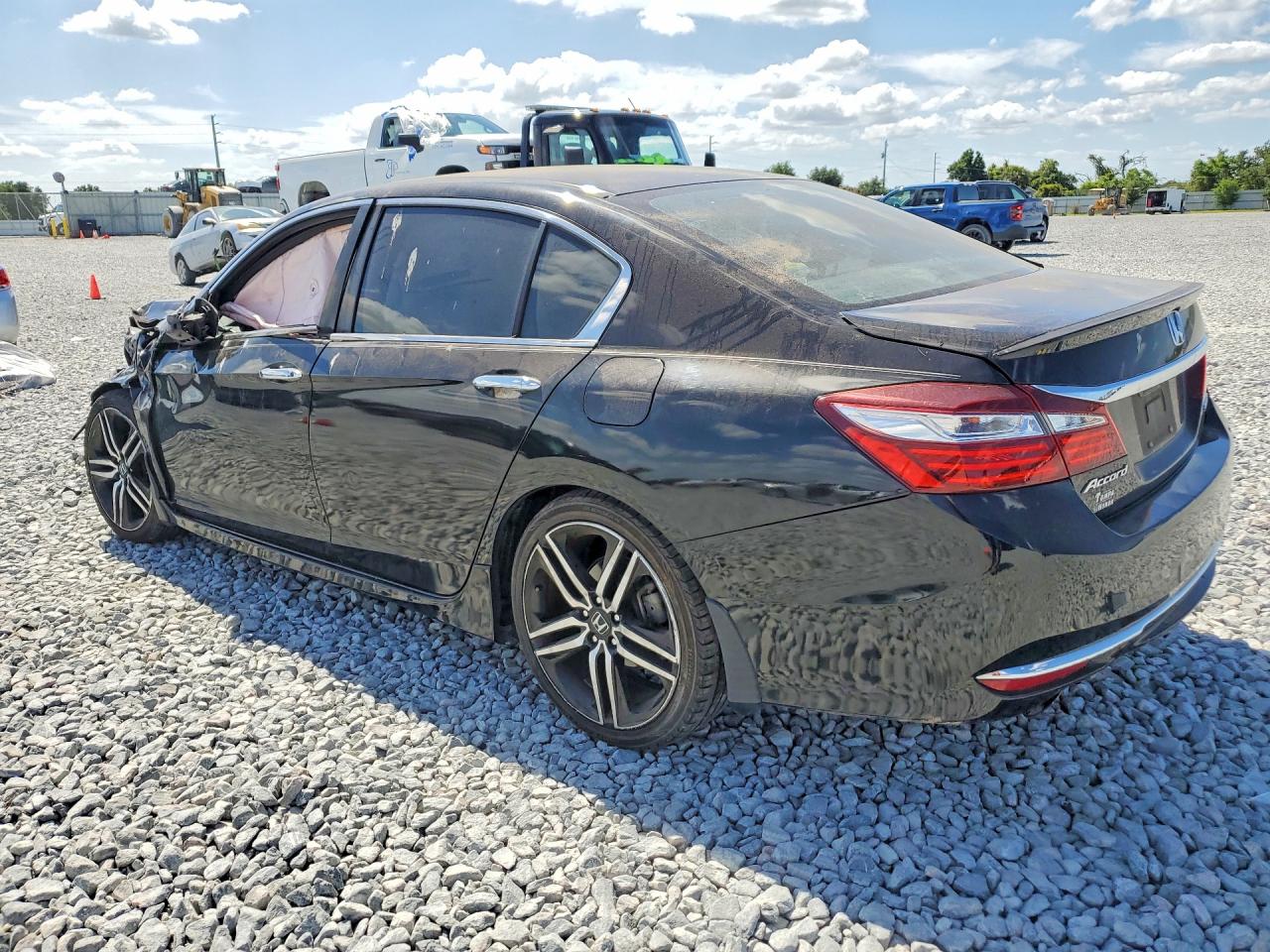 2017 HONDA ACCORD