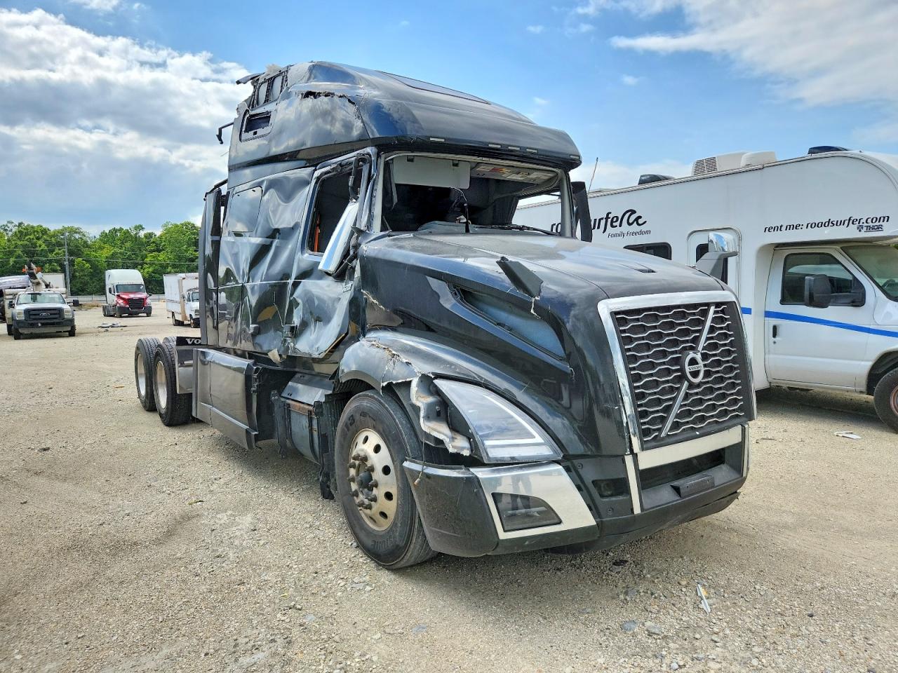 2024 VOLVO VN