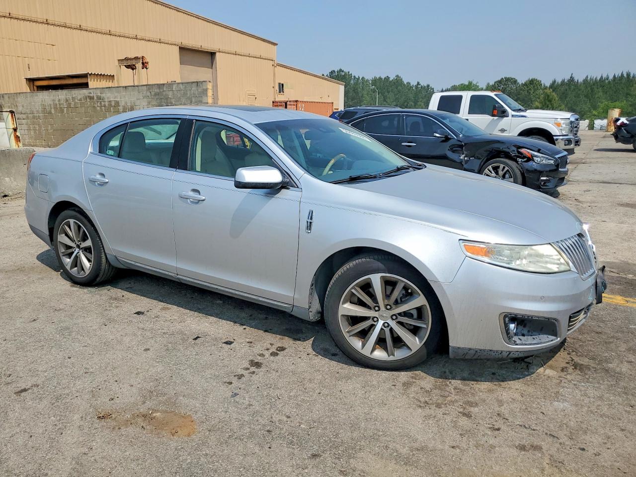 2010 LINCOLN MKS