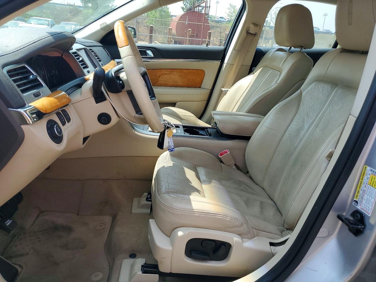 2010 LINCOLN MKS