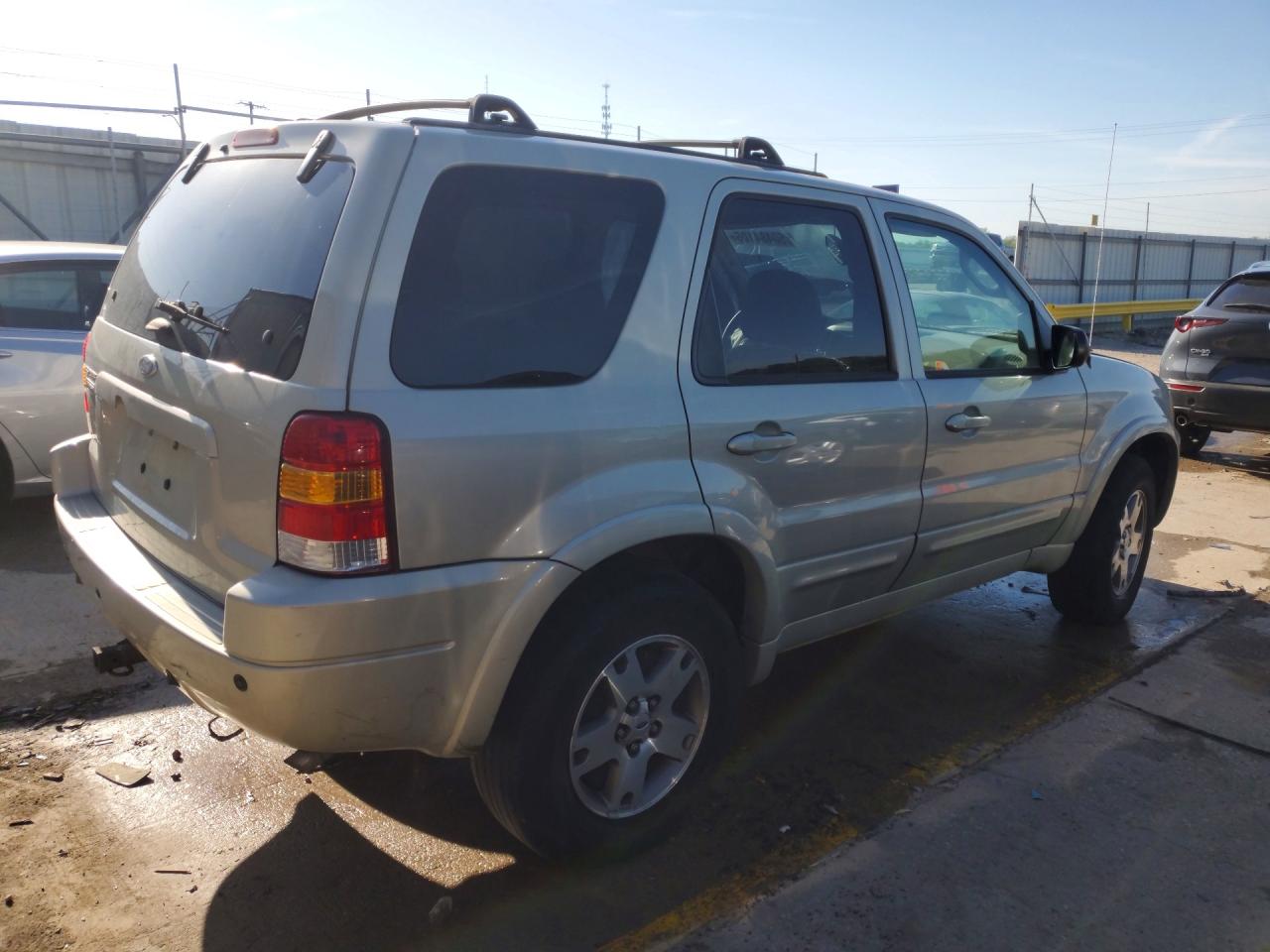2004 FORD ESCAPE