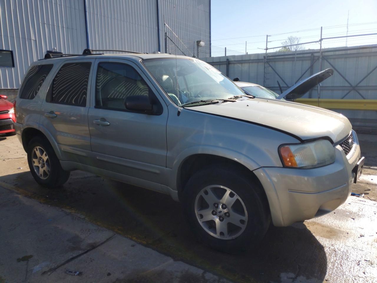 2004 FORD ESCAPE