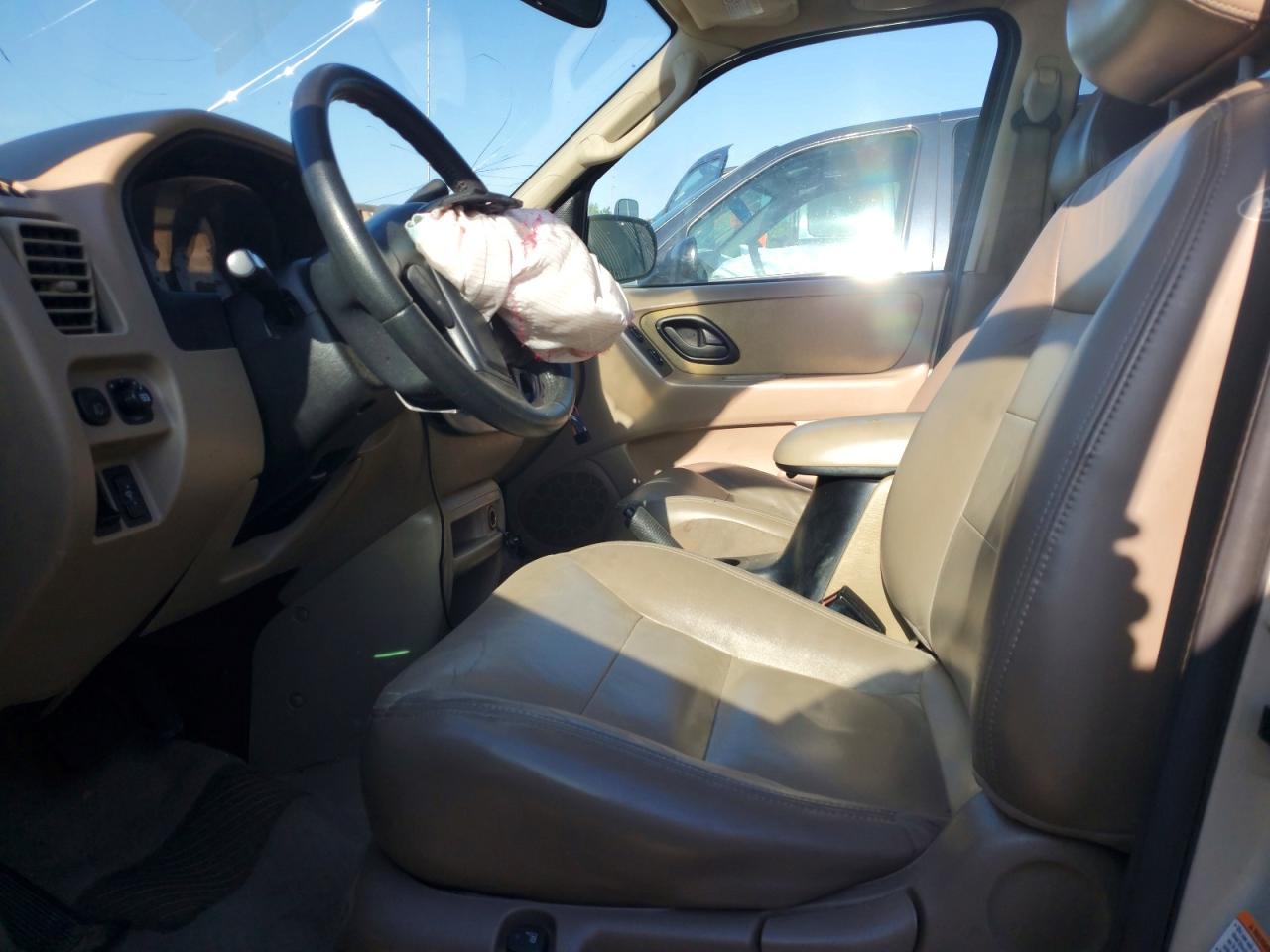 2004 FORD ESCAPE