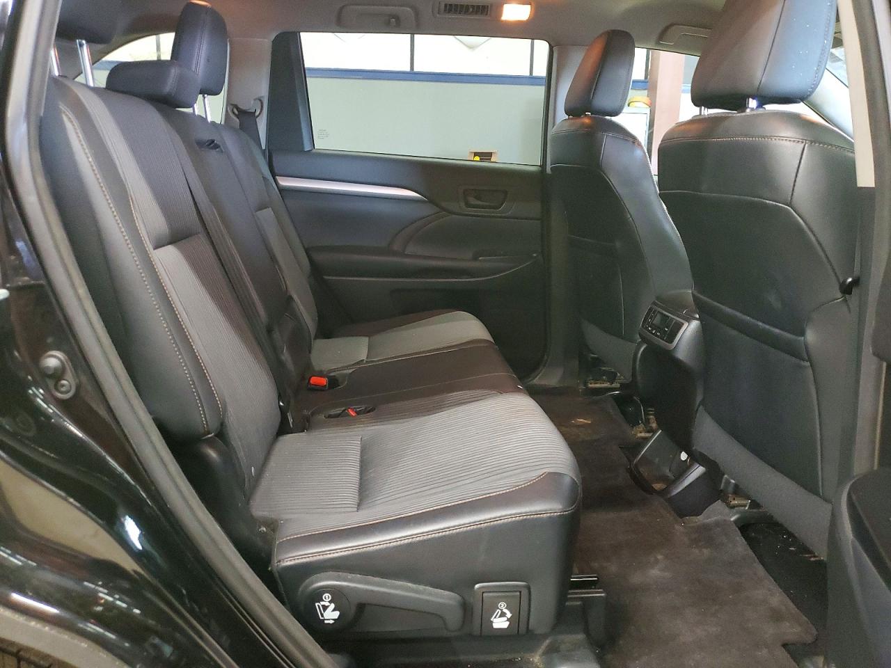 2014 TOYOTA HIGHLANDER