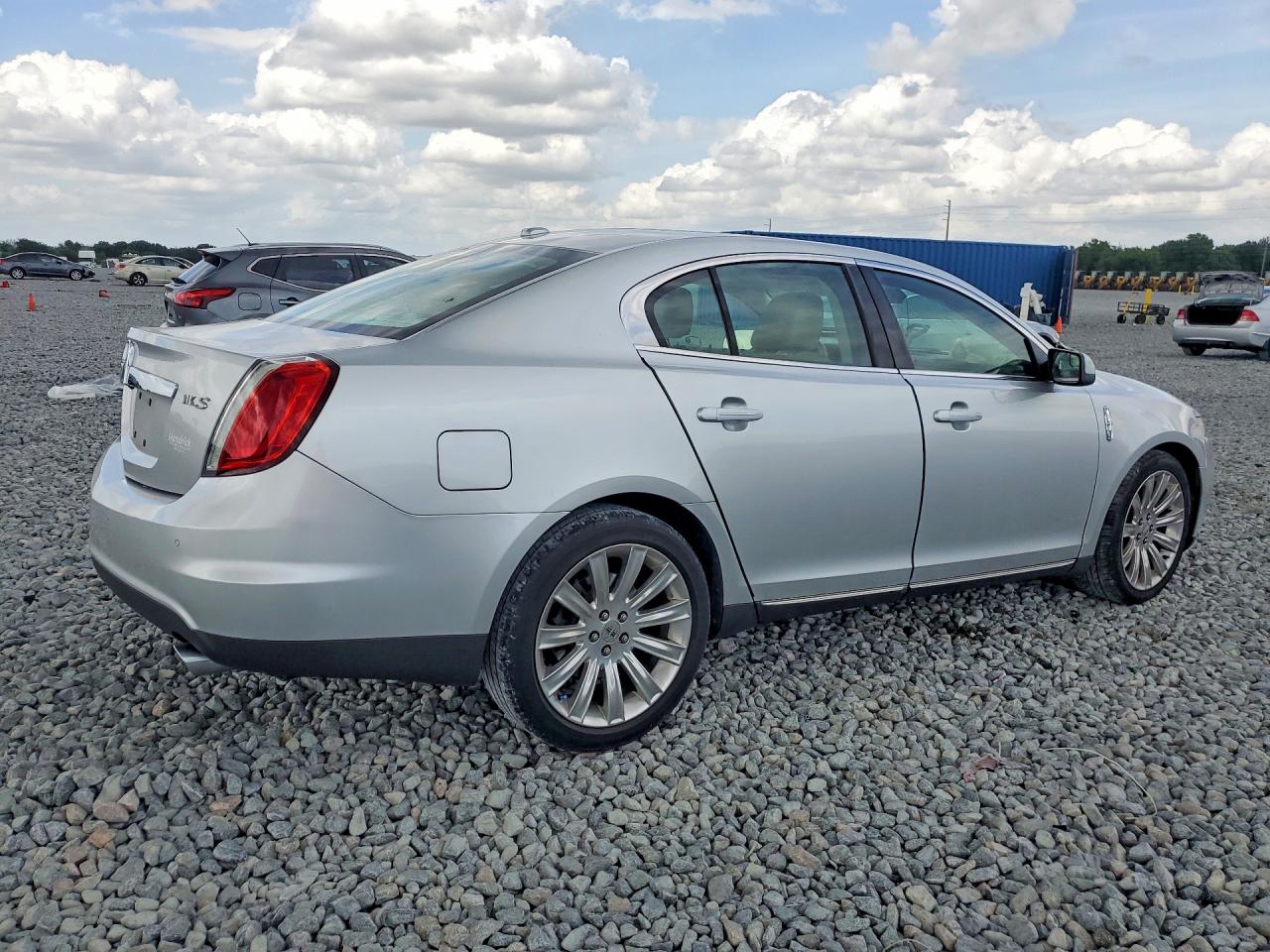 2010 LINCOLN MKS