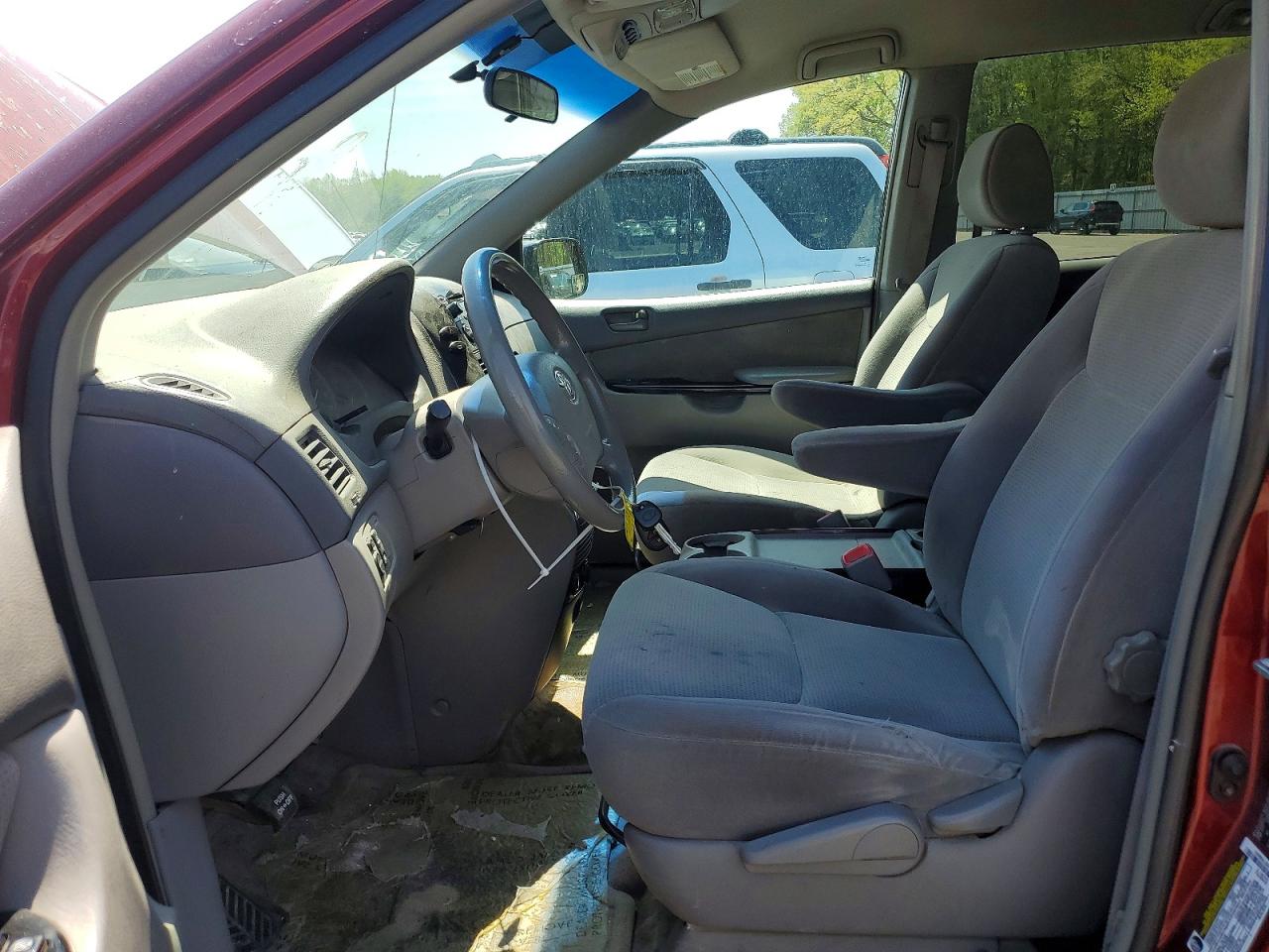 2005 TOYOTA SIENNA