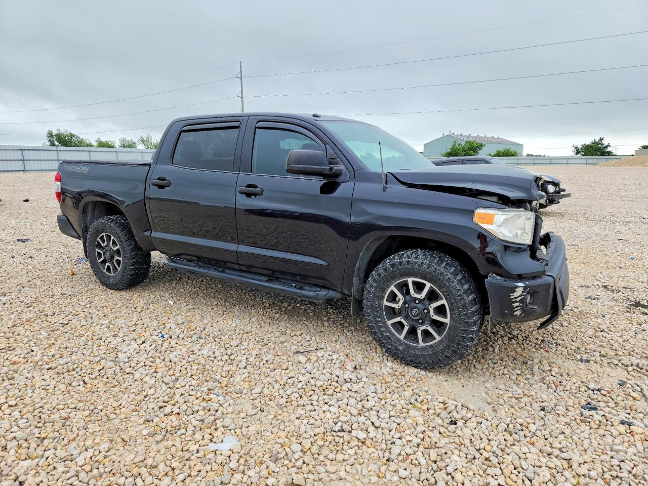 2017 TOYOTA TUNDRA