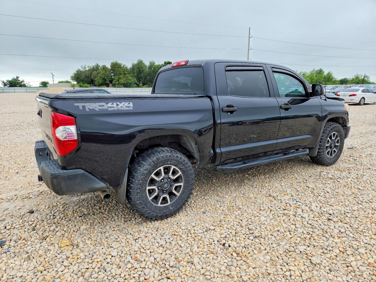 2017 TOYOTA TUNDRA