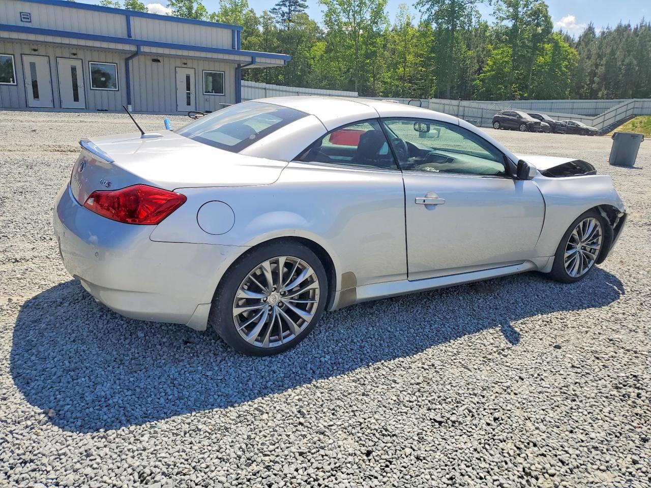 2012 INFINITI G37