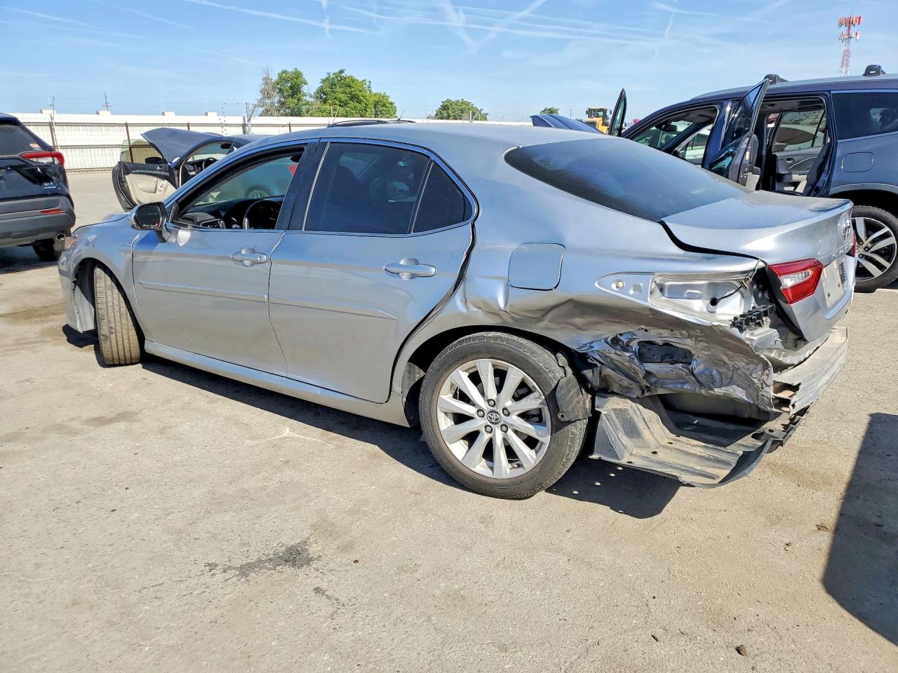 2018 TOYOTA CAMRY